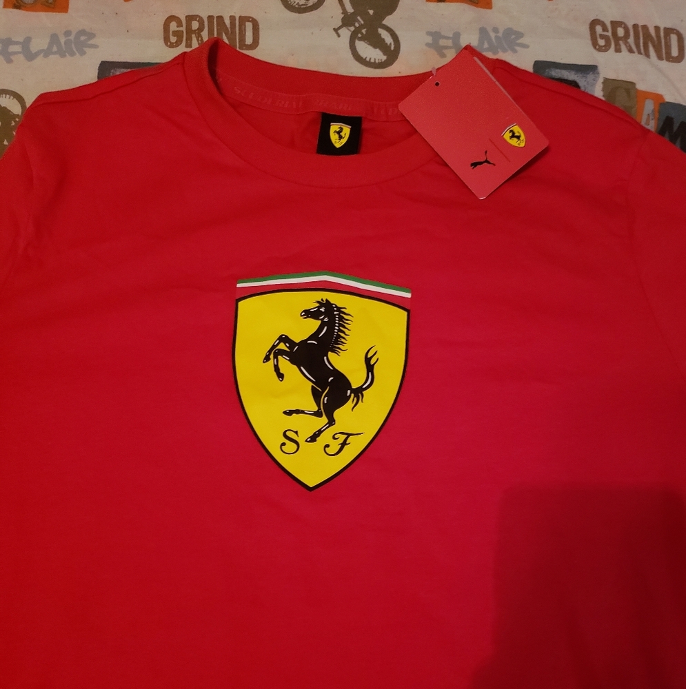 🏎 Puma x Ferrari Shirt 🏎 - Picture 2 of 8